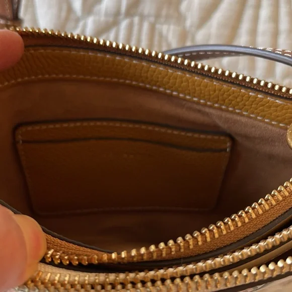 Tory Burch off White and Brown Crossbody Bag with Gold Logo - Picture 7 of 10